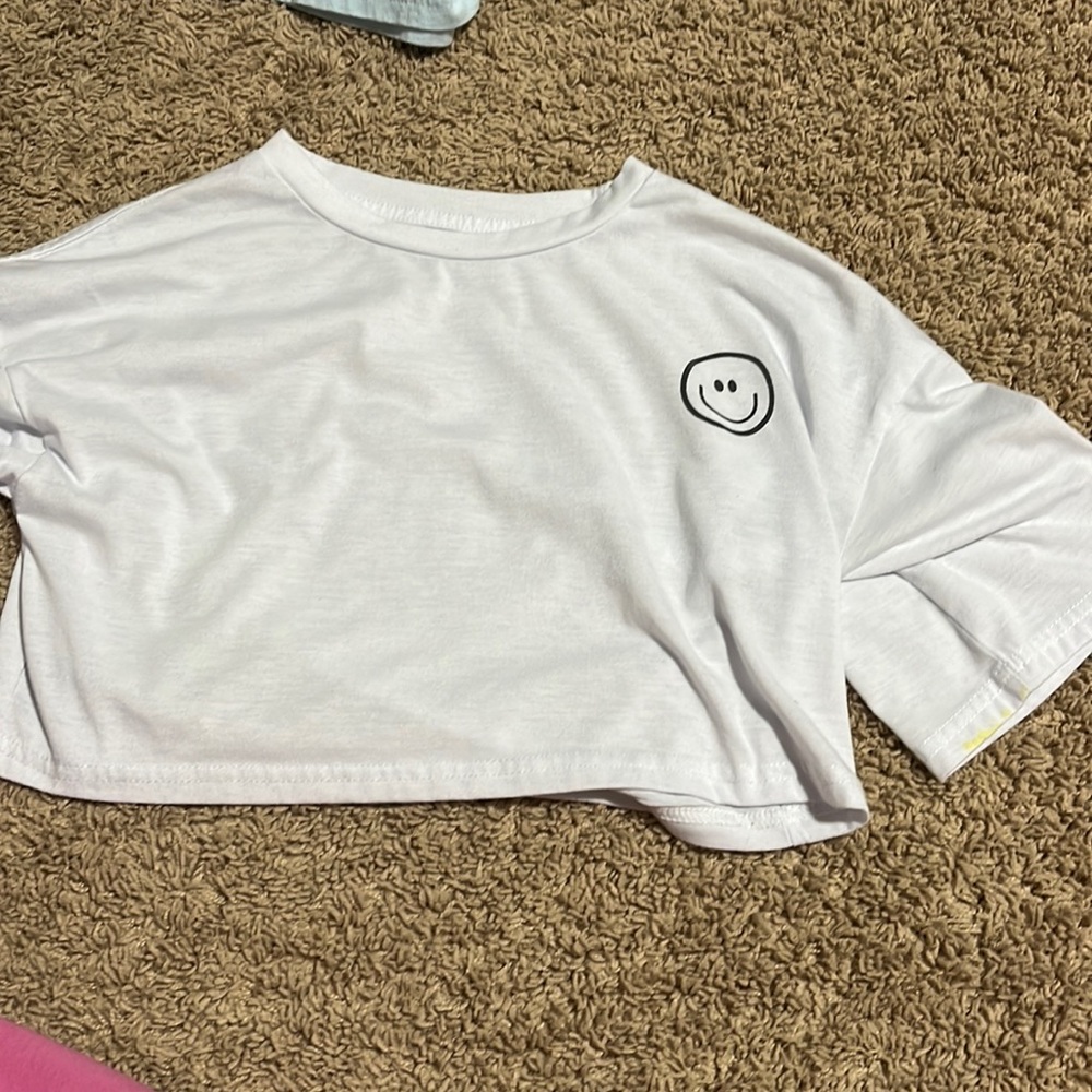 White smiley crop tee